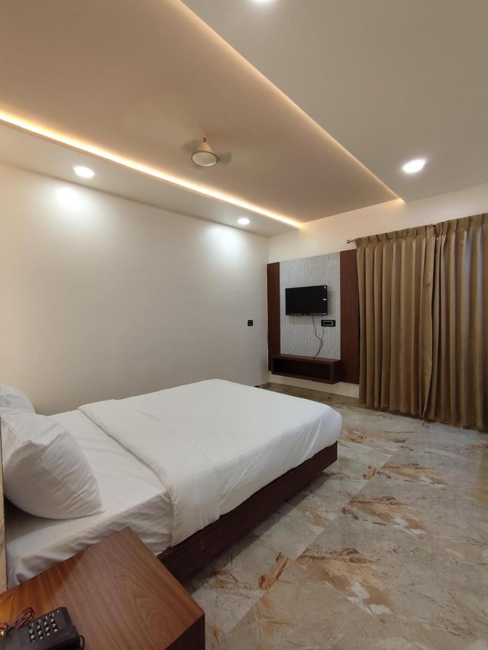 Sree Mahalakshmi Residency By K Hotels Virudunagar Dış mekan fotoğraf